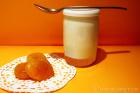 Yaourt � la confiture d'abricots